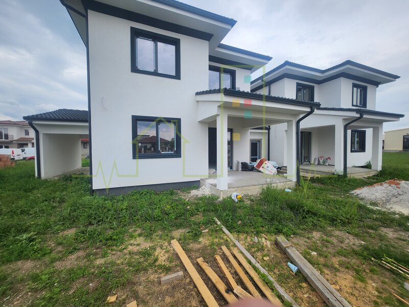 Dumbravita, duplex despartit prin garaj, 4 dormitoare, 3 bai.