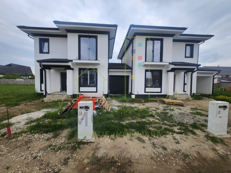 Dumbravita, duplex despartit prin garaj, 4 dormitoare, 3 bai.
