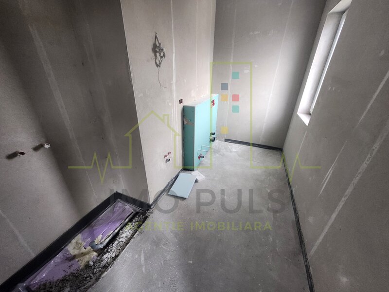Dumbravita, duplex despartit prin garaj, 4 dormitoare, 3 bai.